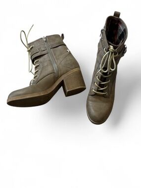 G by Guess Apex Olive Green/Taupe Heeled Combat Boots, Women's Size 8